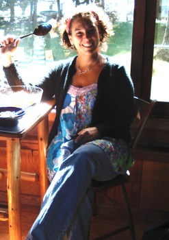 Mimi and Spoon-cropped, lightened 1500